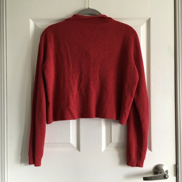 Brandy Melville Casey Sweater - Picture 8 of 9